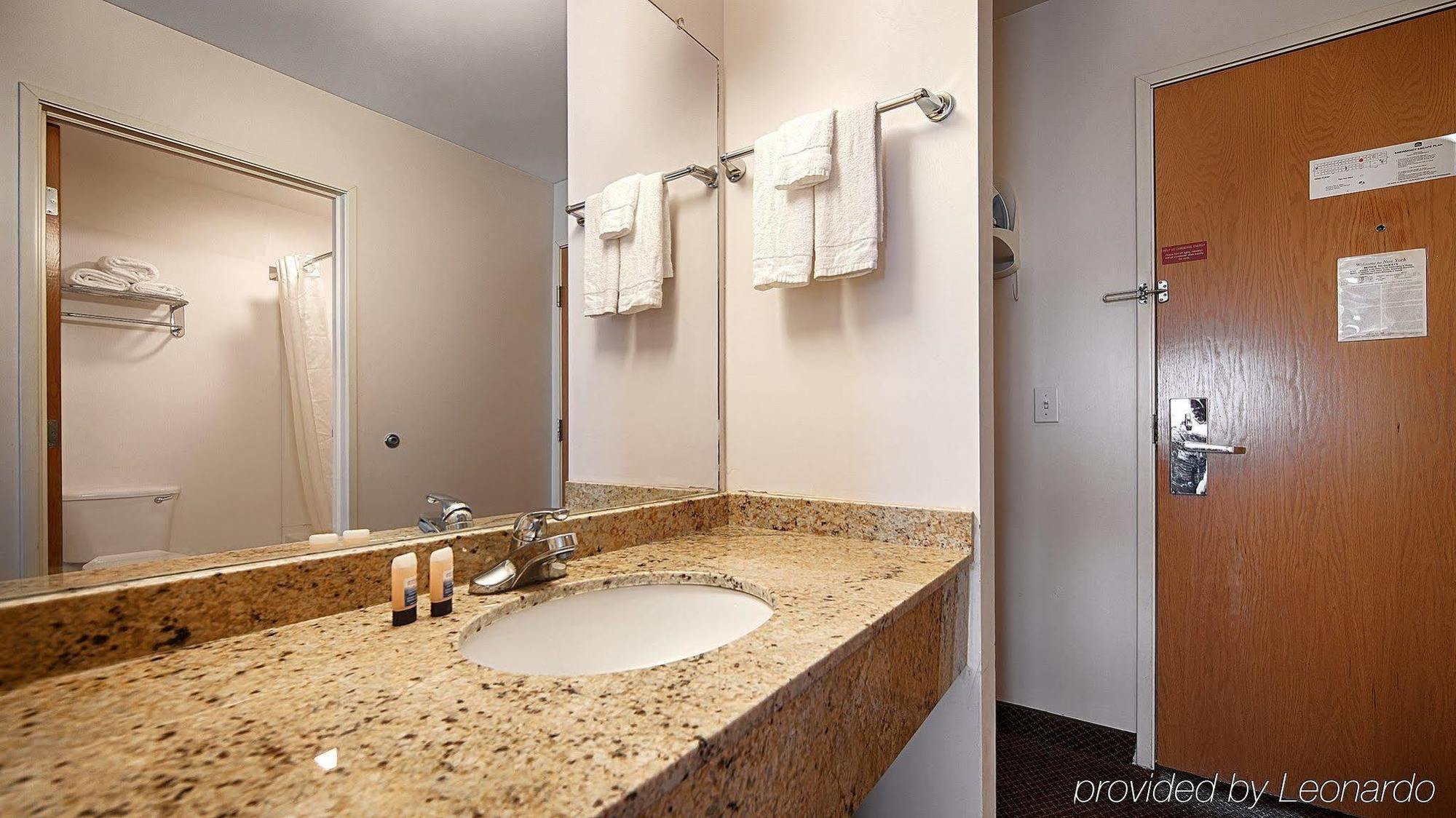 Western New Baltimore 3*