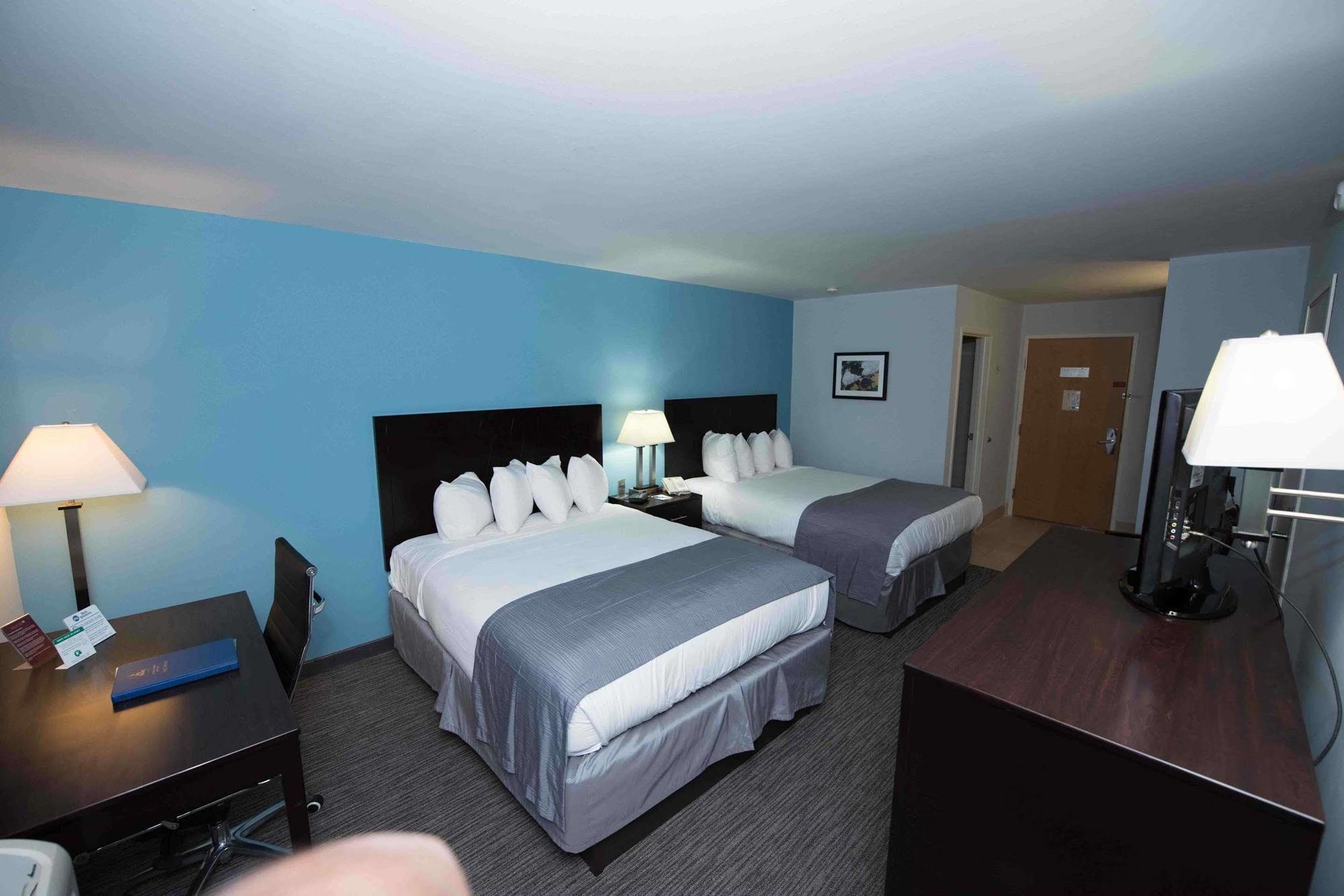 Western New Baltimore Hotel 3*