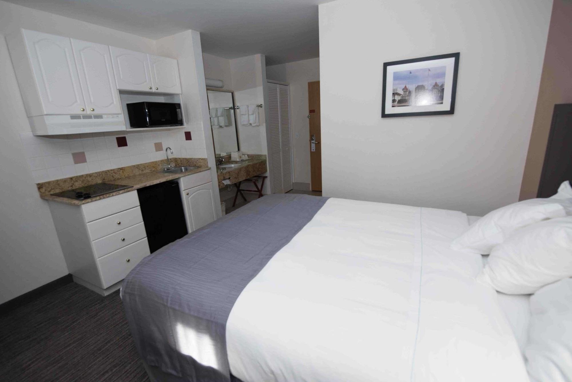 Western New Baltimore Hotel 3*